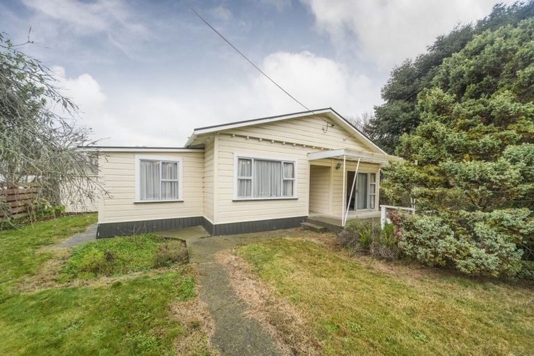 Photo of property in 46 Bridge Street, Bulls, 4818