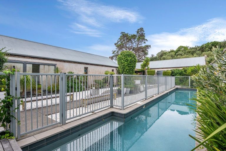 Photo of property in 155 Nick Johnstone Drive, Waiheke Island, 1971