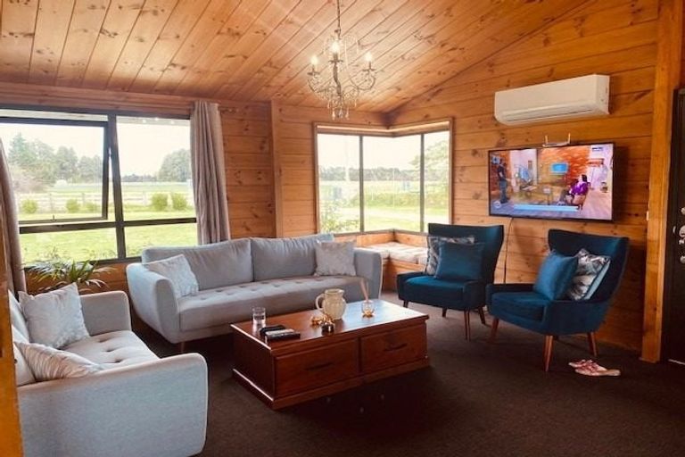 Photo of property in 396 Airfield Road, Ardmore, Papakura, 2582