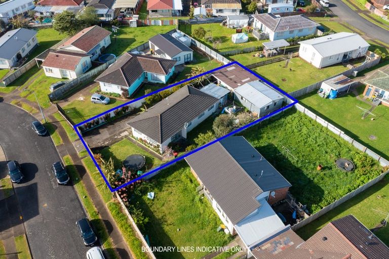 Photo of property in 28 Cottingham Crescent, Mangere East, Auckland, 2024