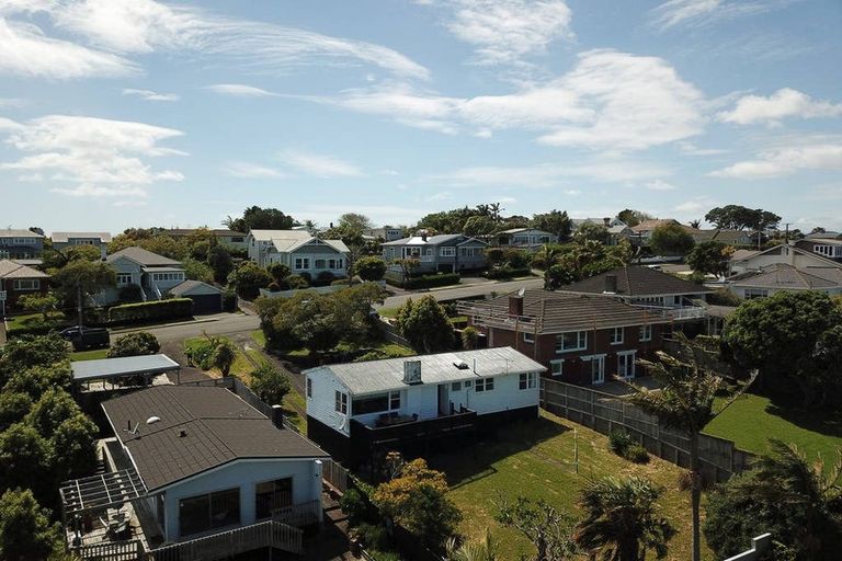 Photo of property in 24 Palmerston Road, Birkenhead, Auckland, 0626