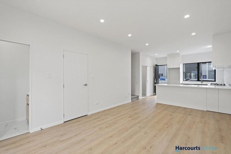 Photo of property in 32 Whare Kauri Road, Papakura, 2110