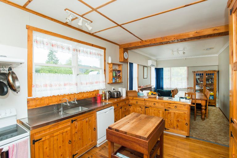 Photo of property in 15 Ioapa Road, Te Karaka, 4022