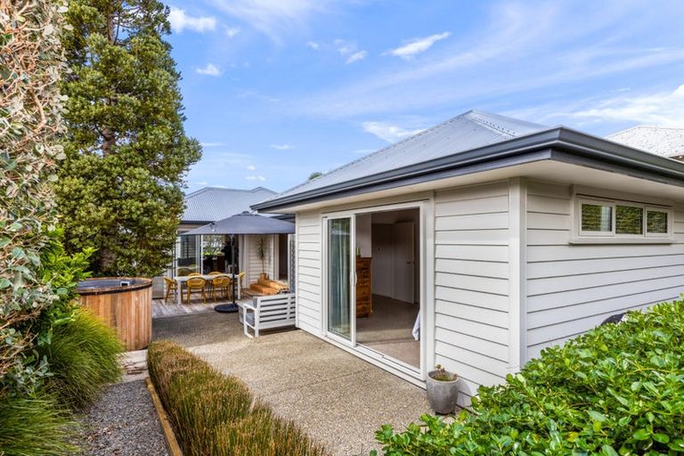Photo of property in 6 Denby Lane, Northcote Point, Auckland, 0627