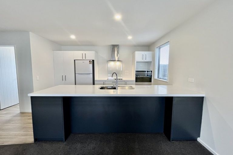 Photo of property in 17 Wheatsheaf Lane, Heathcote Valley, Christchurch, 8022