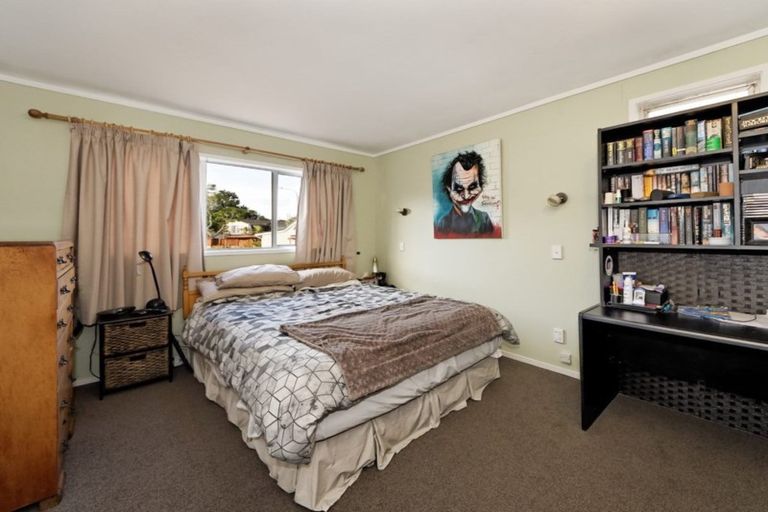 Photo of property in 93 Oreil Avenue, West Harbour, Auckland, 0618