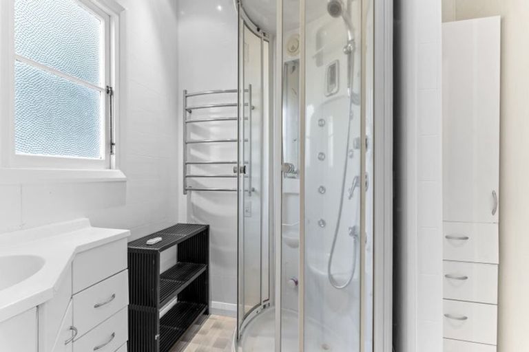 Photo of property in 20 Frankley Road, Westown, New Plymouth, 4310