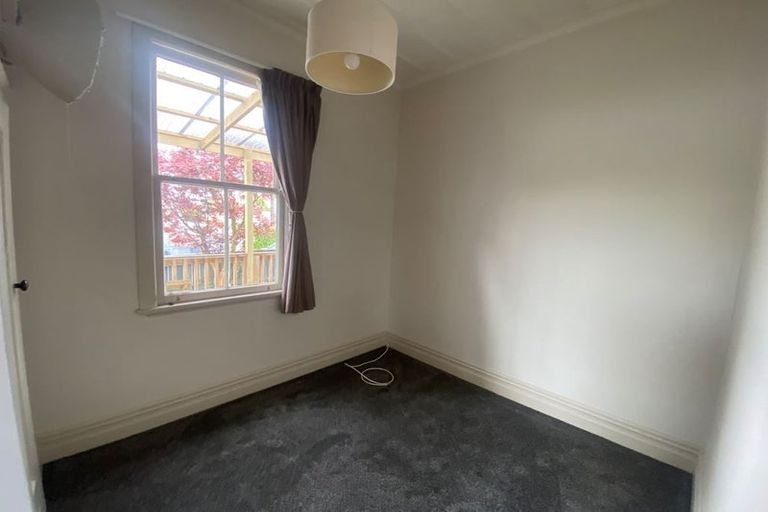Photo of property in 2/8 Clare Place, Glenfield, Auckland, 0629