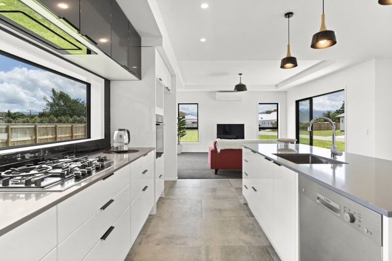 Photo of property in 17 Madison Street, Carterton, 5713