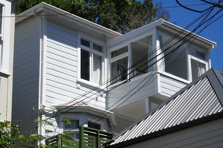 Photo of property in 125 Glenmore Street, Kelburn, Wellington, 6012