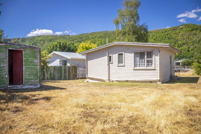 Photo of property in 44 Centennial Avenue, Arrowtown, 9302