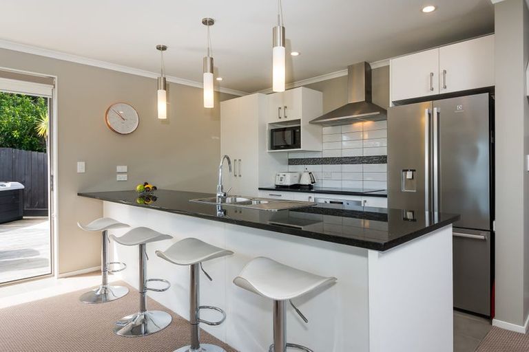 Photo of property in 11d Nimstedt Avenue, Oteha, Auckland, 0632