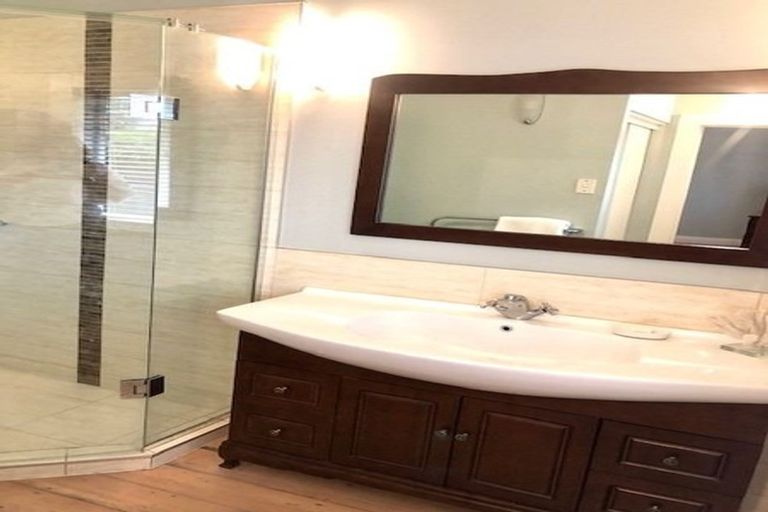 Photo of property in 11 Ocean View Road, Milford, Auckland, 0620