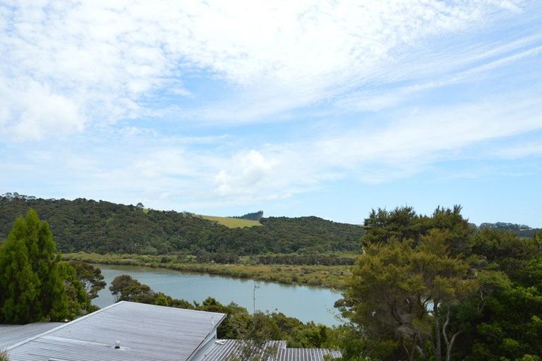 Photo of property in 14 Waterview Place, Haruru, 0204