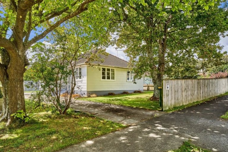 Photo of property in 31 Mungavin Avenue, Ranui, Porirua, 5024