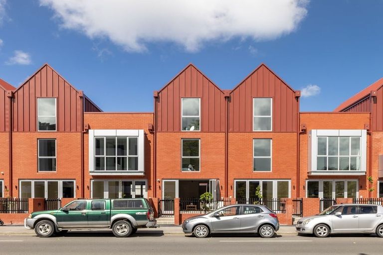 Photo of property in 3/360 Montreal Street, Christchurch Central, Christchurch, 8013