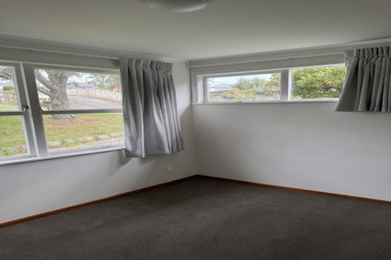 Photo of property in 1/100 Bond Crescent, Forrest Hill, Auckland, 0620
