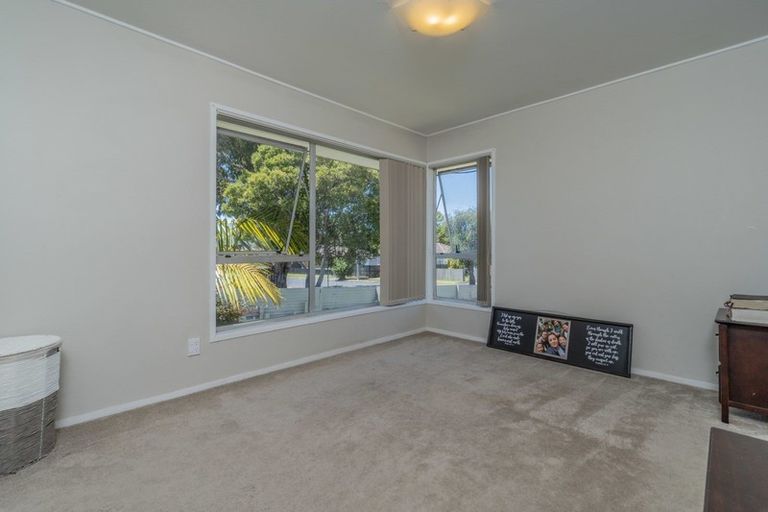Photo of property in 19 Innismara Avenue, Wattle Downs, Auckland, 2103
