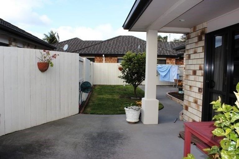 Photo of property in 12 Putaka Place, Papamoa Beach, Papamoa, 3118