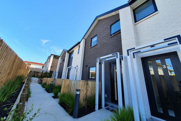 Photo of property in 4/45 Vera Road, Te Atatu South, Auckland, 0610