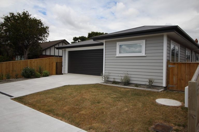 Photo of property in 13 Sutherland Crescent, Westbrook, Palmerston North, 4412