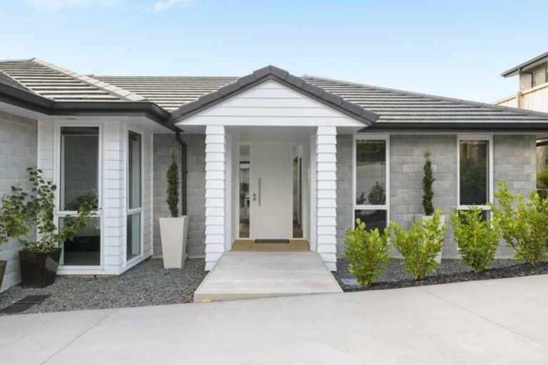 Photo of property in 22 Ballintoy Park Drive, Welcome Bay, Tauranga, 3175