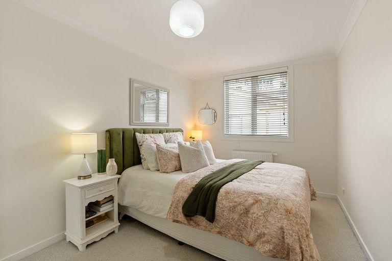 Photo of property in 2 Maida Vale Road, Roseneath, Wellington, 6011