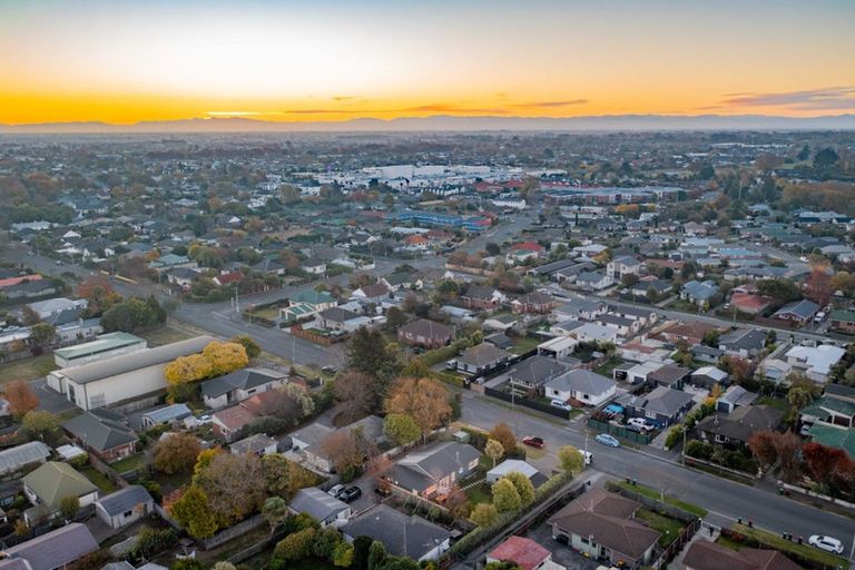 Photo of property in 44 Coopers Road, Dallington, Christchurch, 8061