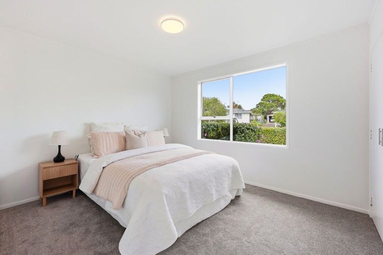 Photo of property in 5 Lisa Rise, Half Moon Bay, Auckland, 2012
