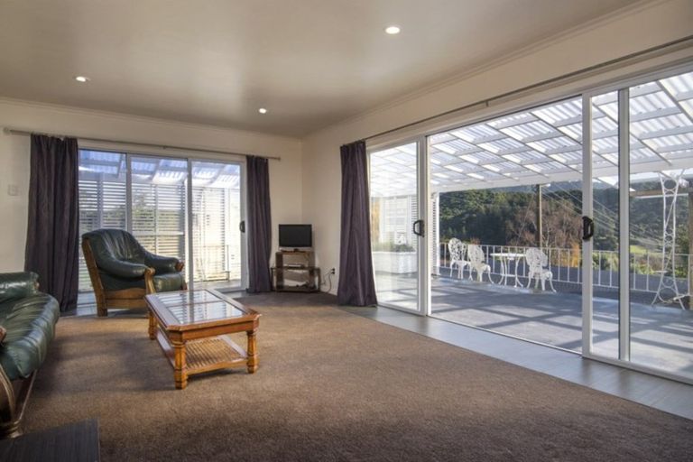 Photo of property in 81 Milton Terrace, Picton, 7220