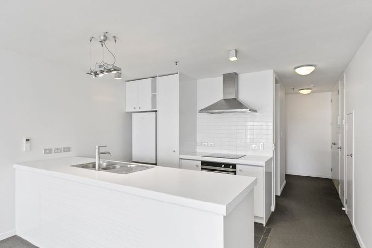 Photo of property in Montreaux Apartments, 10j/164 The Terrace, Wellington Central, Wellington, 6011