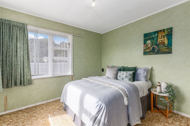 Photo of property in 15 Moohan Street, Wainuiomata, Lower Hutt, 5014