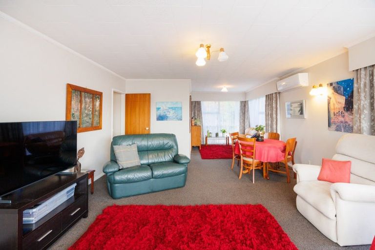 Photo of property in 23 Wallace Place, Hokowhitu, Palmerston North, 4410