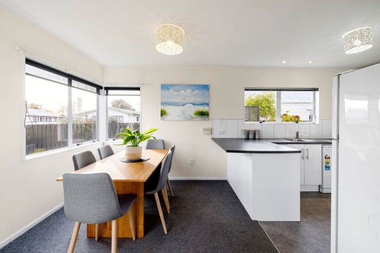 Photo of property in 12 Beadle Place, St Andrews, Hamilton, 3200