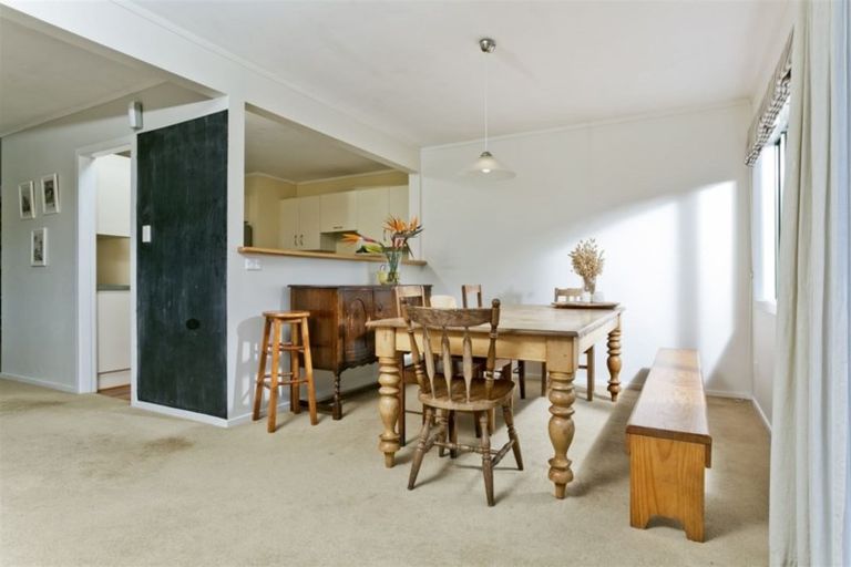 Photo of property in 528 Beach Road, Murrays Bay, Auckland, 0630