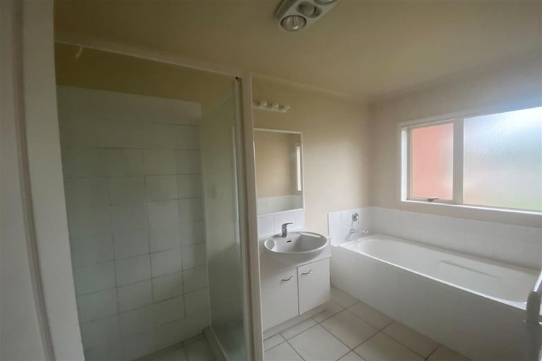 Photo of property in 30 Glencalder Place, Wattle Downs, Auckland, 2103