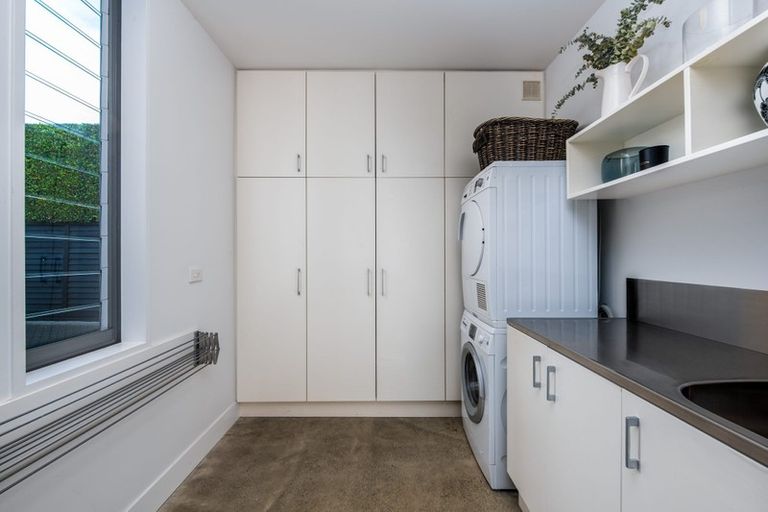 Photo of property in 33a Stanley Point Road, Stanley Point, Auckland, 0624