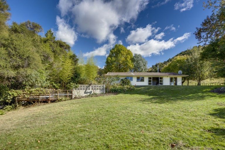 Photo of property in 136 Seafield Road, Eskdale, Napier, 4182