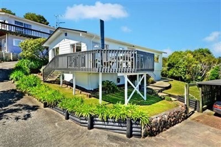 Photo of property in 1/14 Gillan Place, Bayview, Auckland, 0629