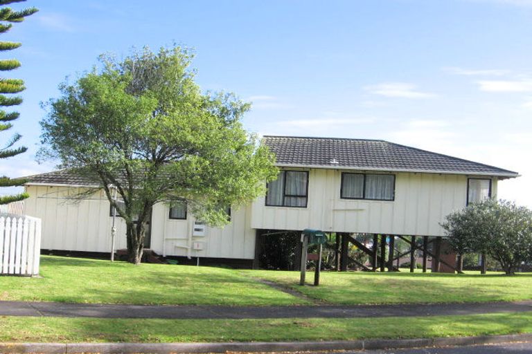 Photo of property in 1 Teak Grove, Totara Heights, Auckland, 2105