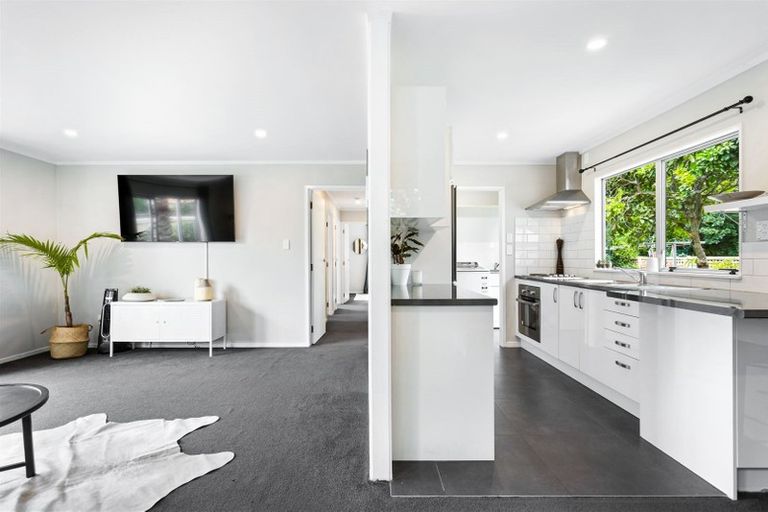 Photo of property in 2/60 Taikata Road, Te Atatu Peninsula, Auckland, 0610