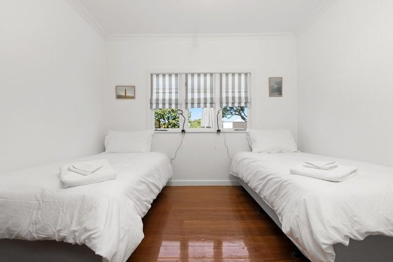 Photo of property in 4 Pitau Road, Mount Maunganui, 3116