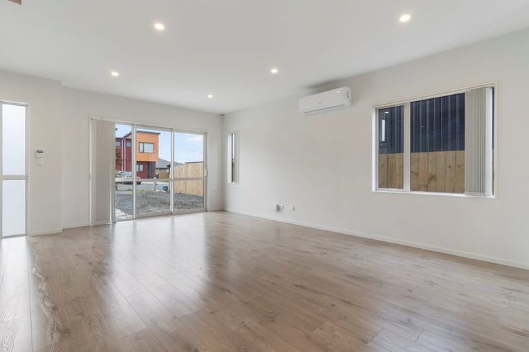 Photo of property in 5b Poruru Close, Papakura, 2110