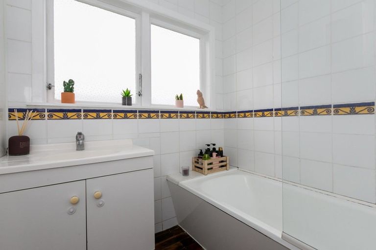 Photo of property in 25 Gebbie Road, Taradale, Napier, 4112