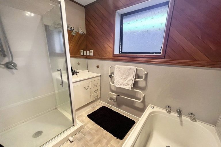 Photo of property in 55 Raglan Avenue, Cloverlea, Palmerston North, 4412