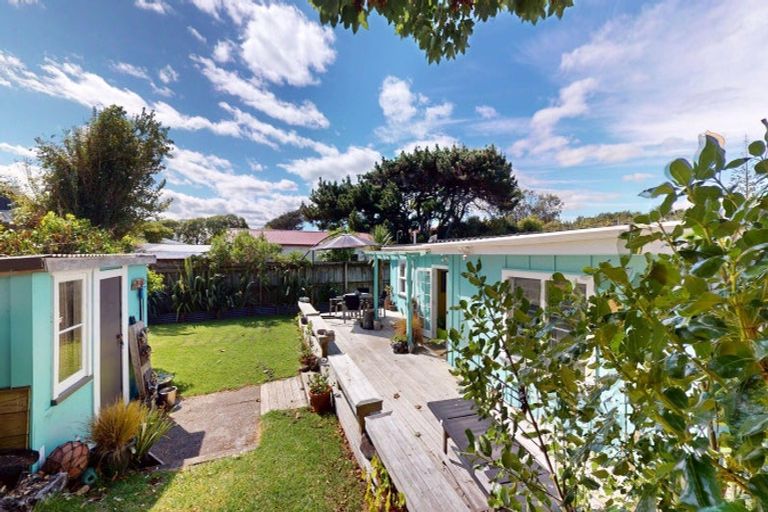 Photo of property in 4 Gloucester Street, Waitarere Beach, Levin, 5510