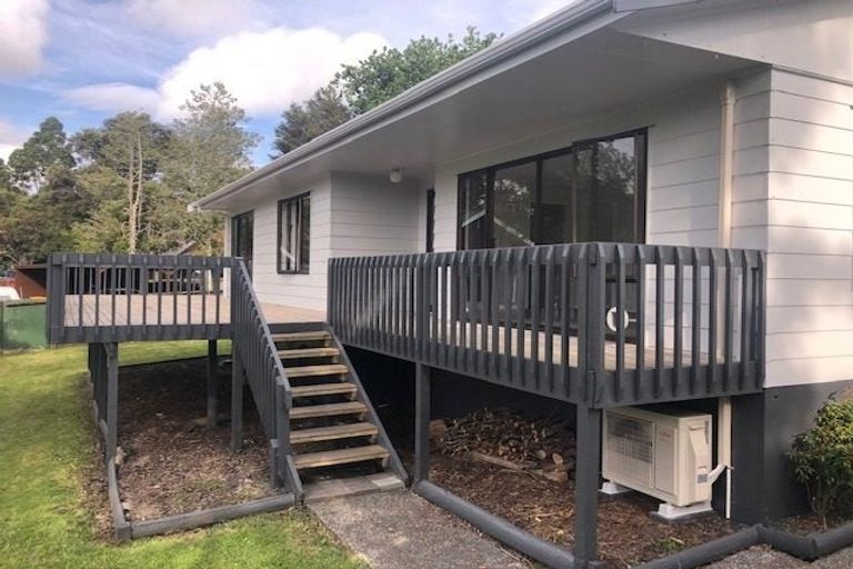 Photo of property in 8 Wirihana Road, Titirangi, Auckland, 0604