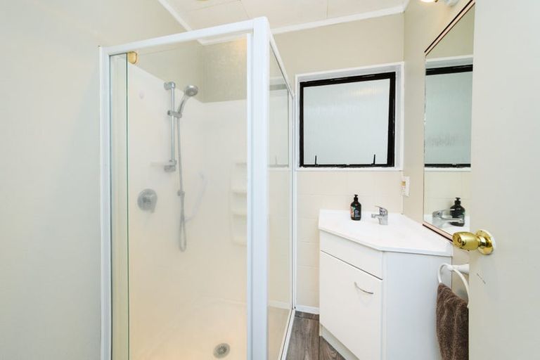 Photo of property in 2 Bevan Place, Cloverlea, Palmerston North, 4412