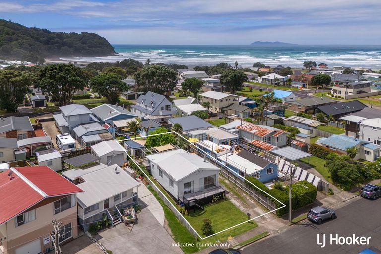 Photo of property in 10 Fyfe Road, Waihi Beach, 3611