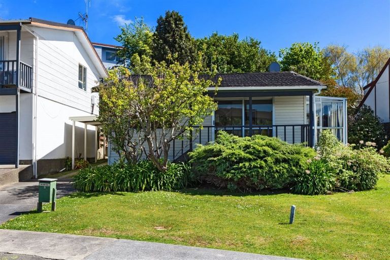 Photo of property in 5 Halyard Place, Whitby, Porirua, 5024